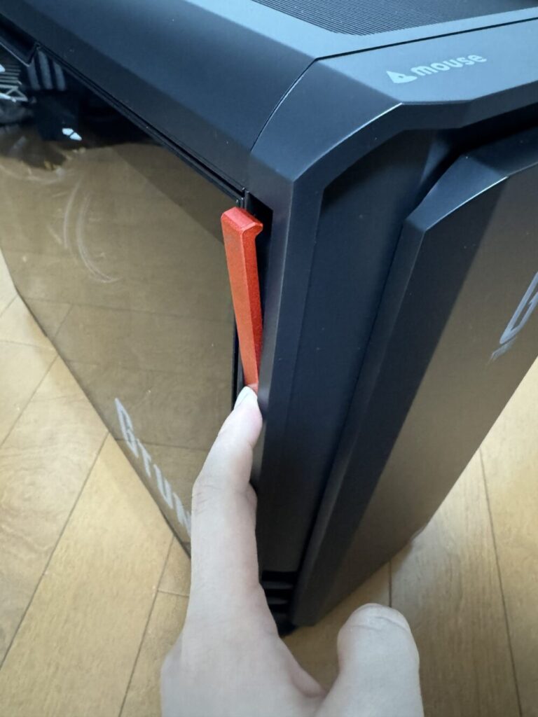 G TUNE DG-A7G6T-ヘッドホンホルダーの出し方